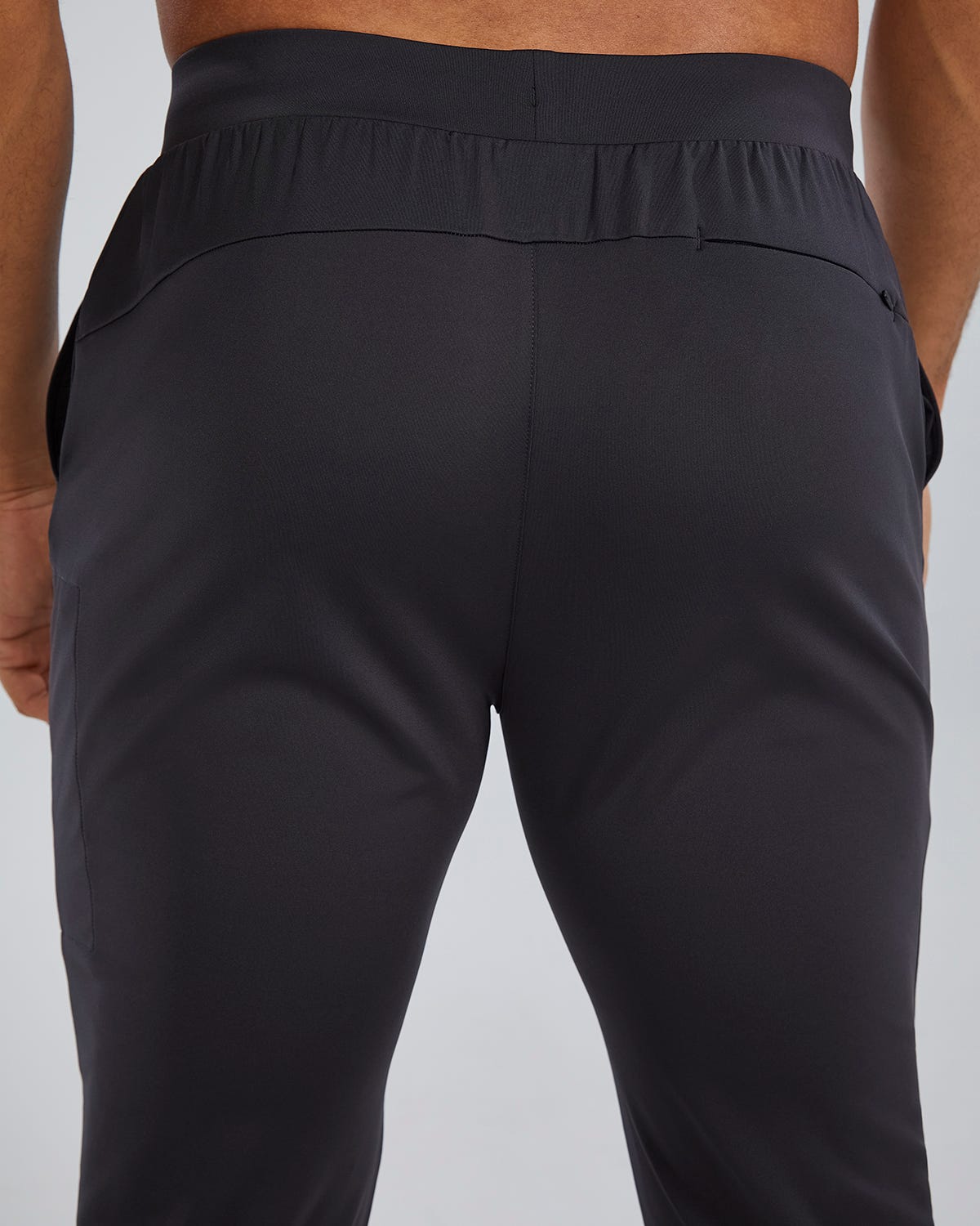 TYR Elevation Men's Tech Jogger - Solid